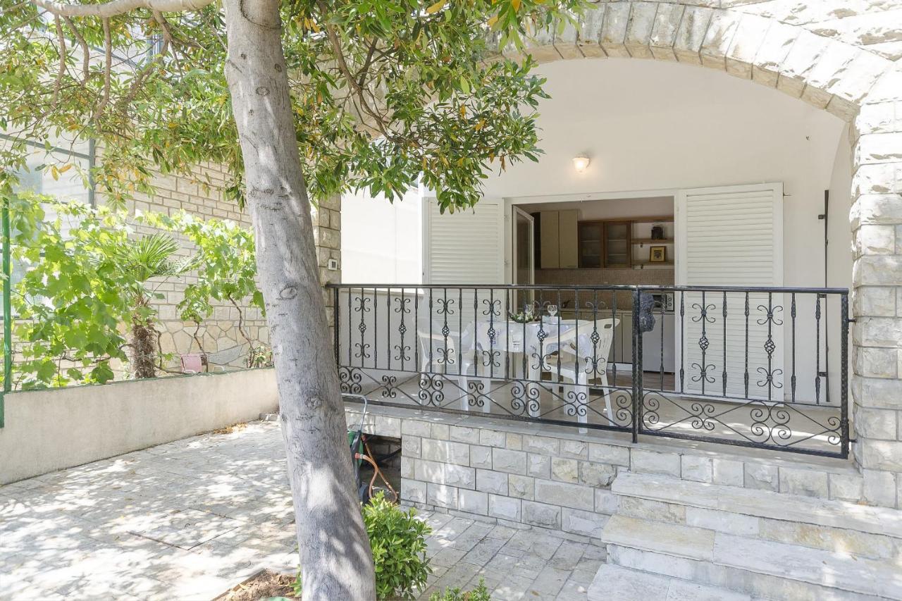 Apartments Karolina Vodice Exterior photo