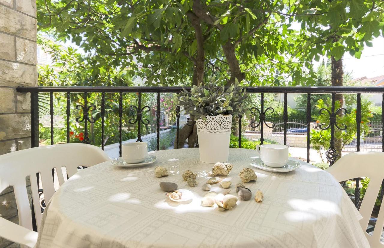 Apartments Karolina Vodice Exterior photo