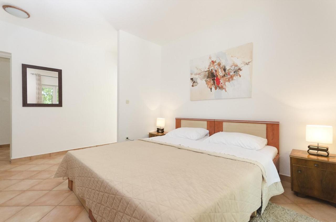 Apartments Karolina Vodice Exterior photo