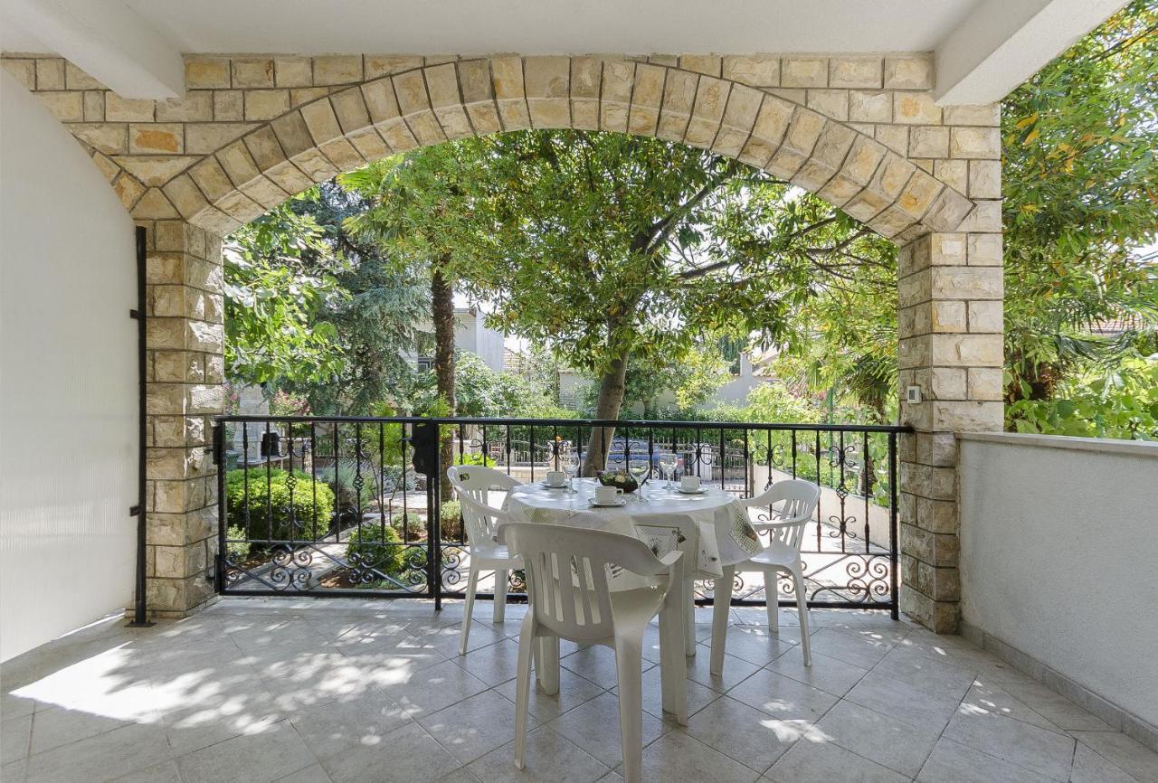 Apartments Karolina Vodice Exterior photo