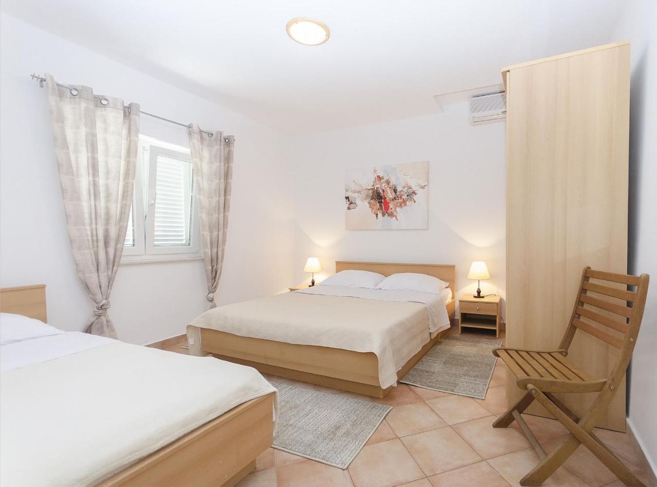 Apartments Karolina Vodice Exterior photo