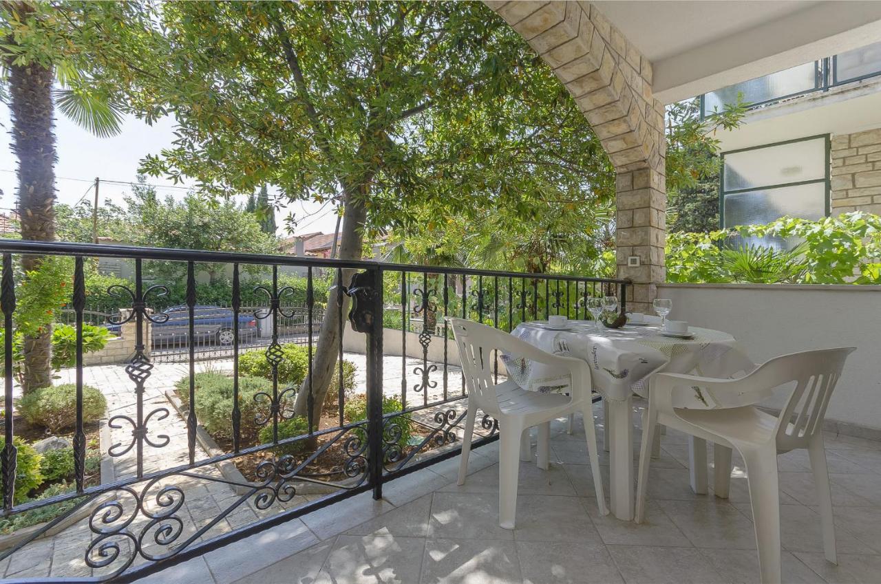 Apartments Karolina Vodice Exterior photo